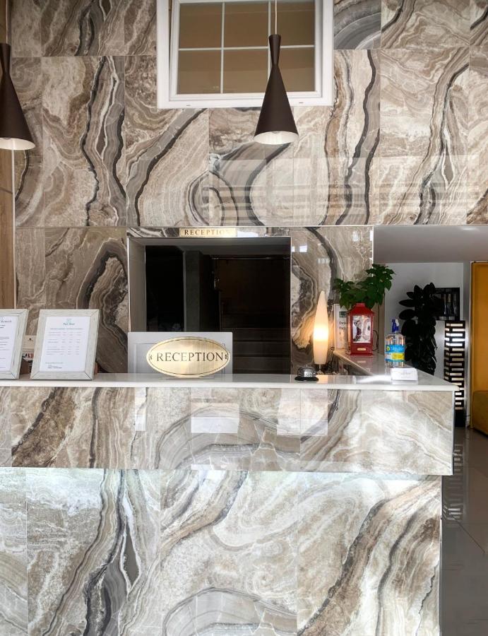 Park Hotel Tirana Yzberishti Εξωτερικό φωτογραφία