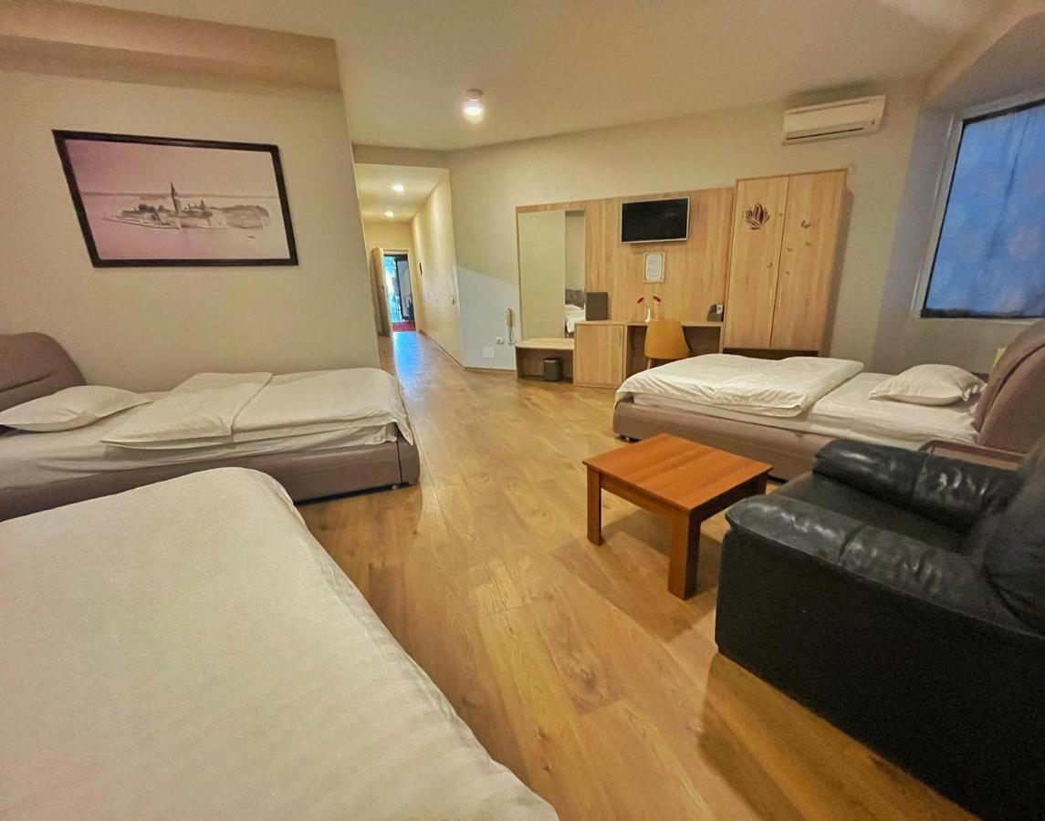 Park Hotel Tirana Yzberishti Εξωτερικό φωτογραφία