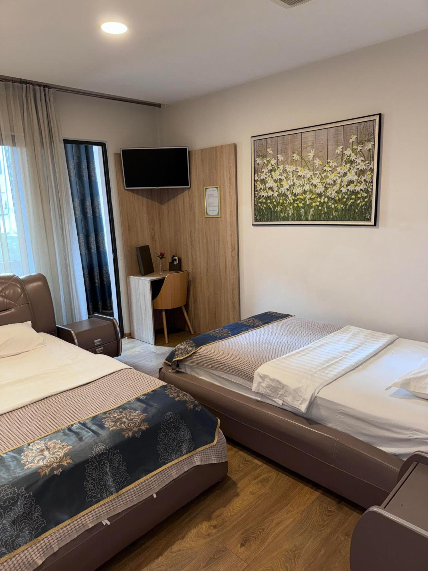 Park Hotel Tirana Yzberishti Εξωτερικό φωτογραφία