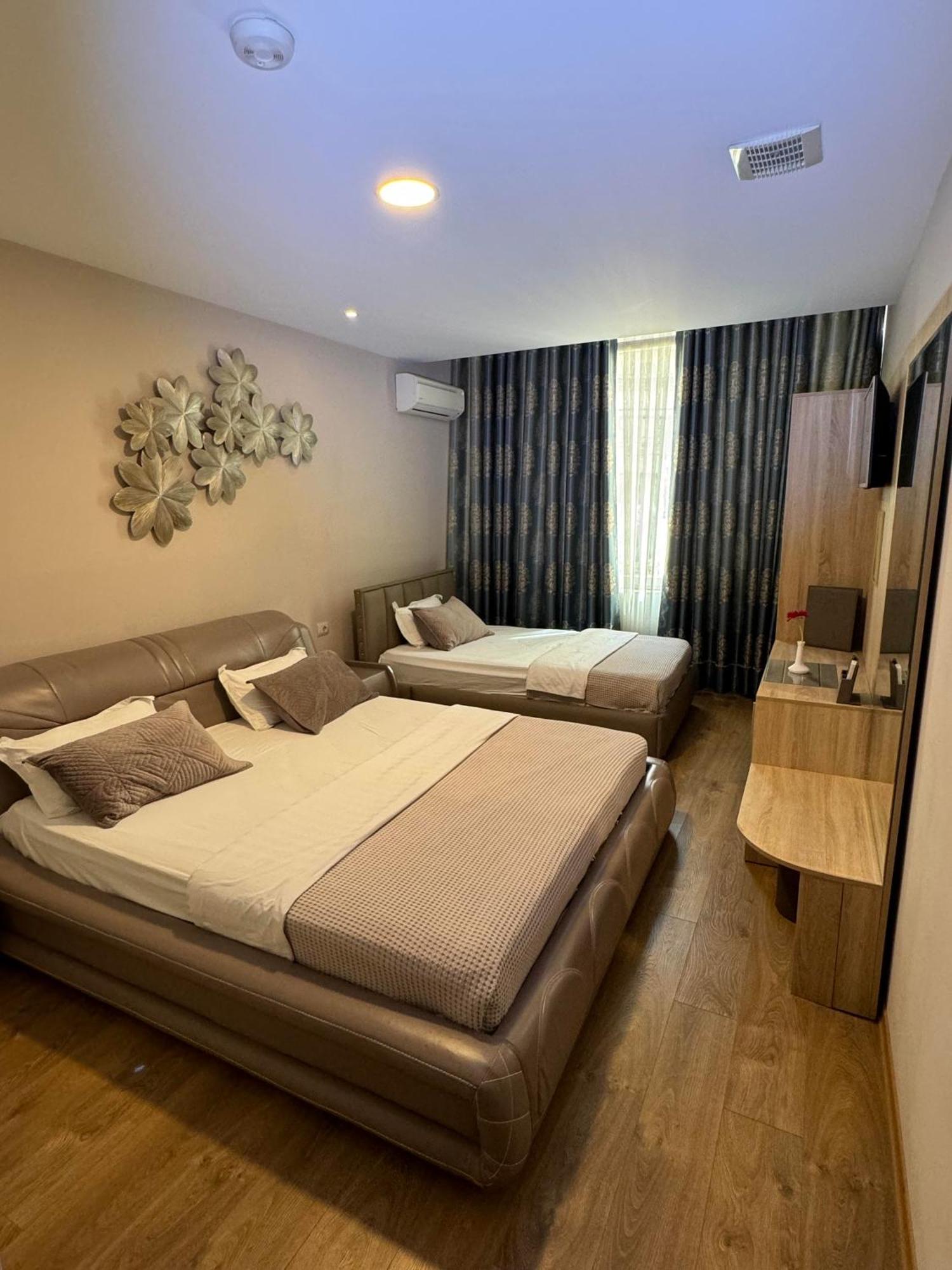 Park Hotel Tirana Yzberishti Εξωτερικό φωτογραφία