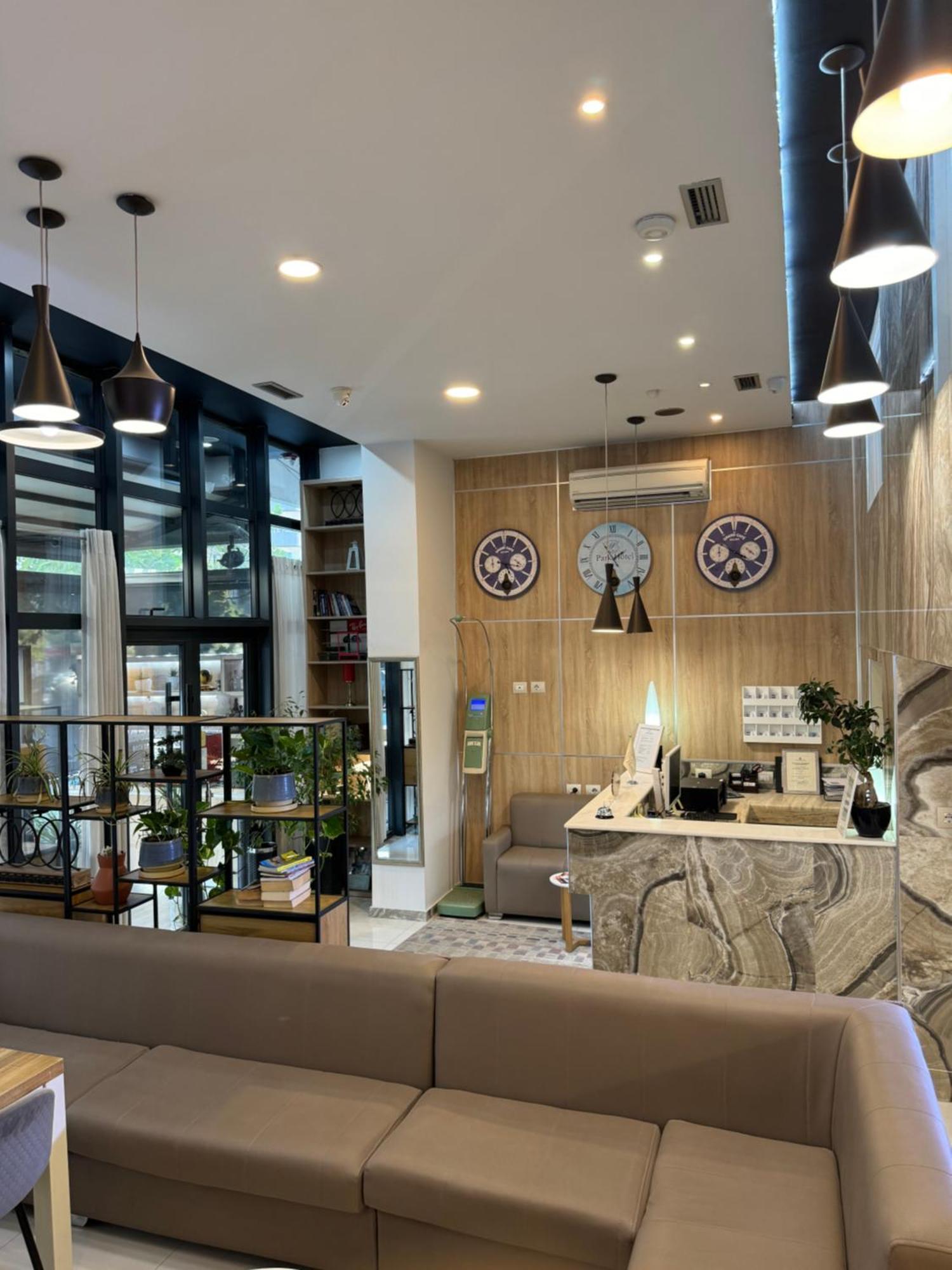 Park Hotel Tirana Yzberishti Εξωτερικό φωτογραφία