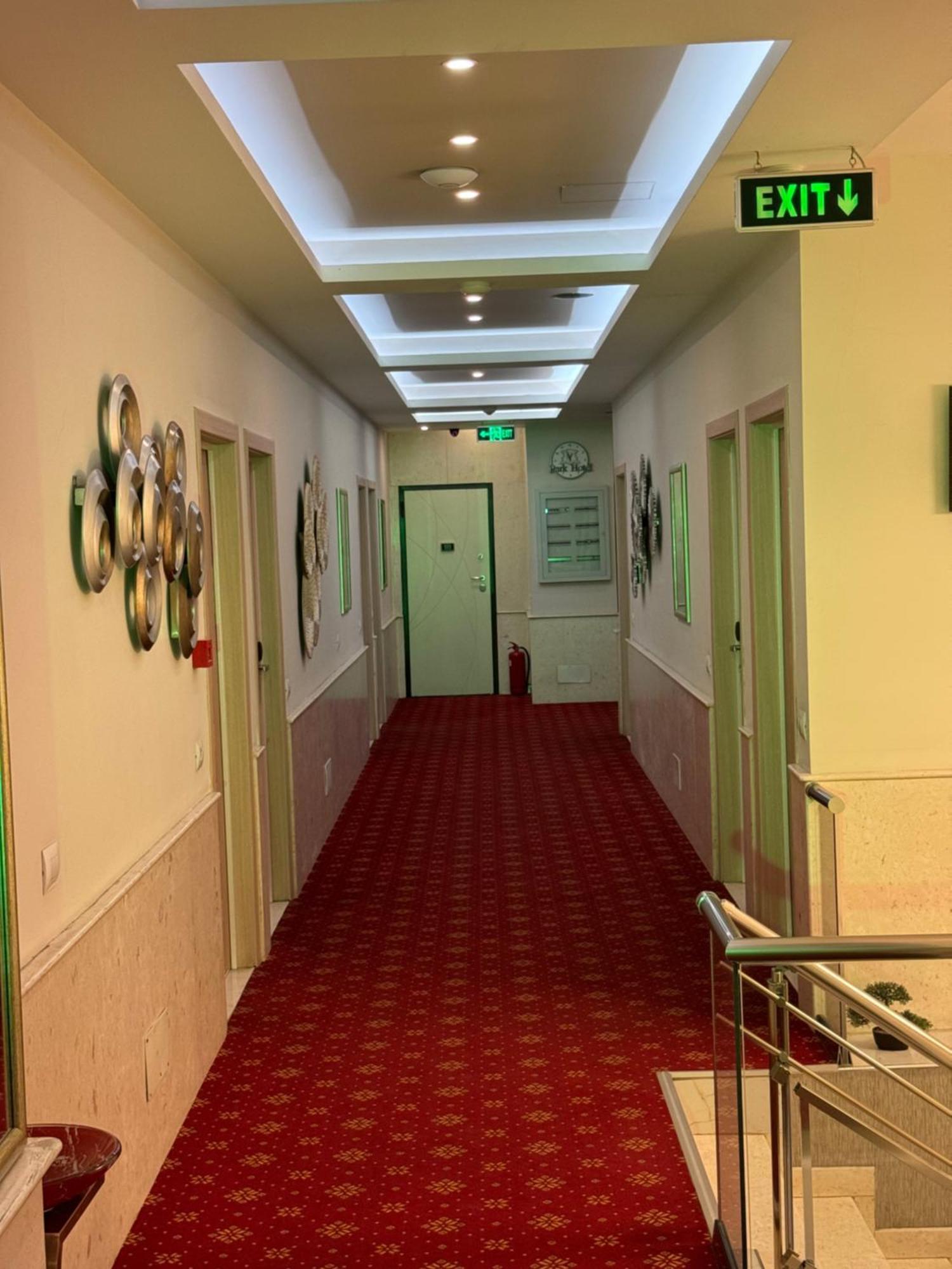 Park Hotel Tirana Yzberishti Εξωτερικό φωτογραφία