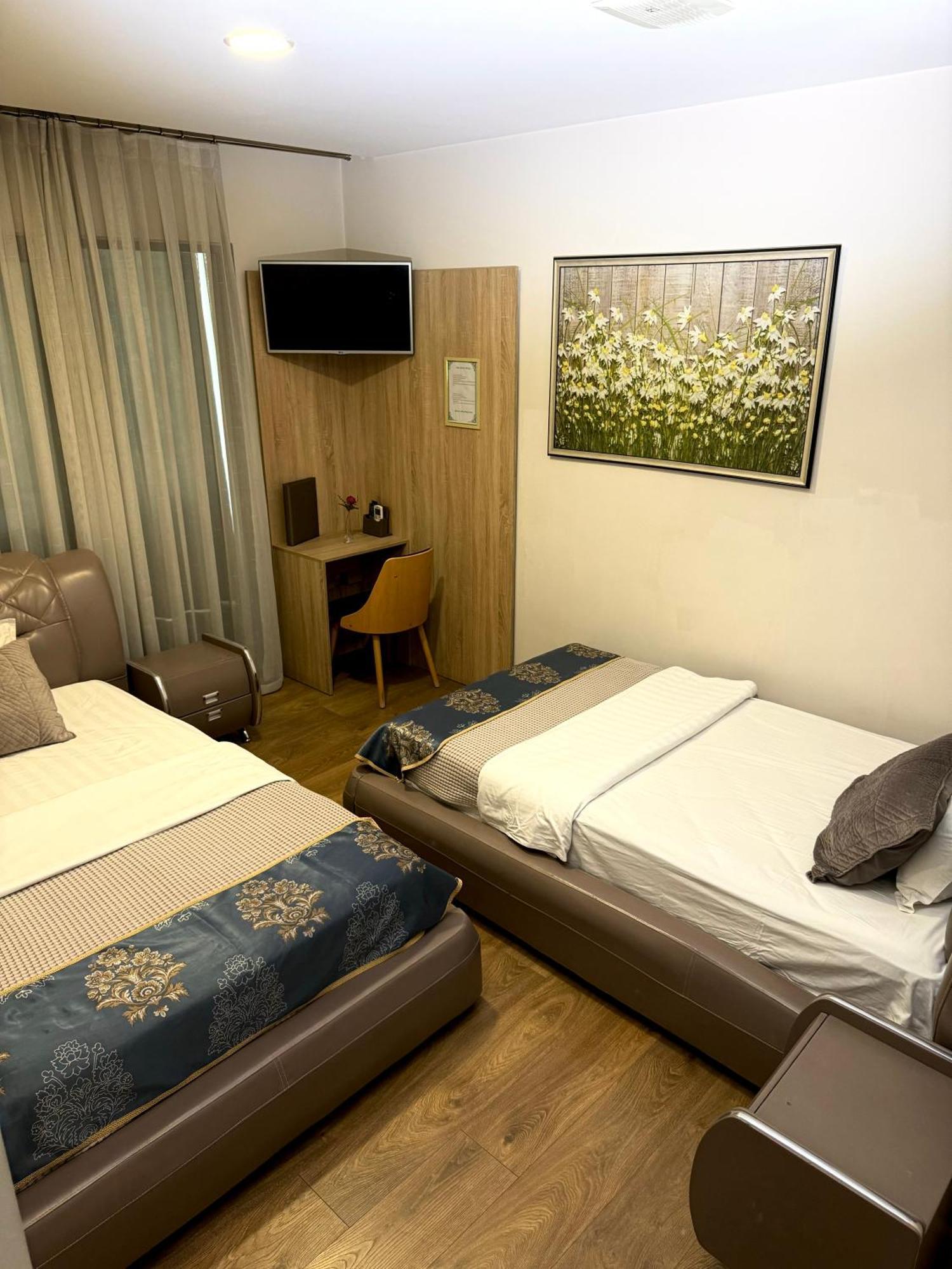 Park Hotel Tirana Yzberishti Εξωτερικό φωτογραφία