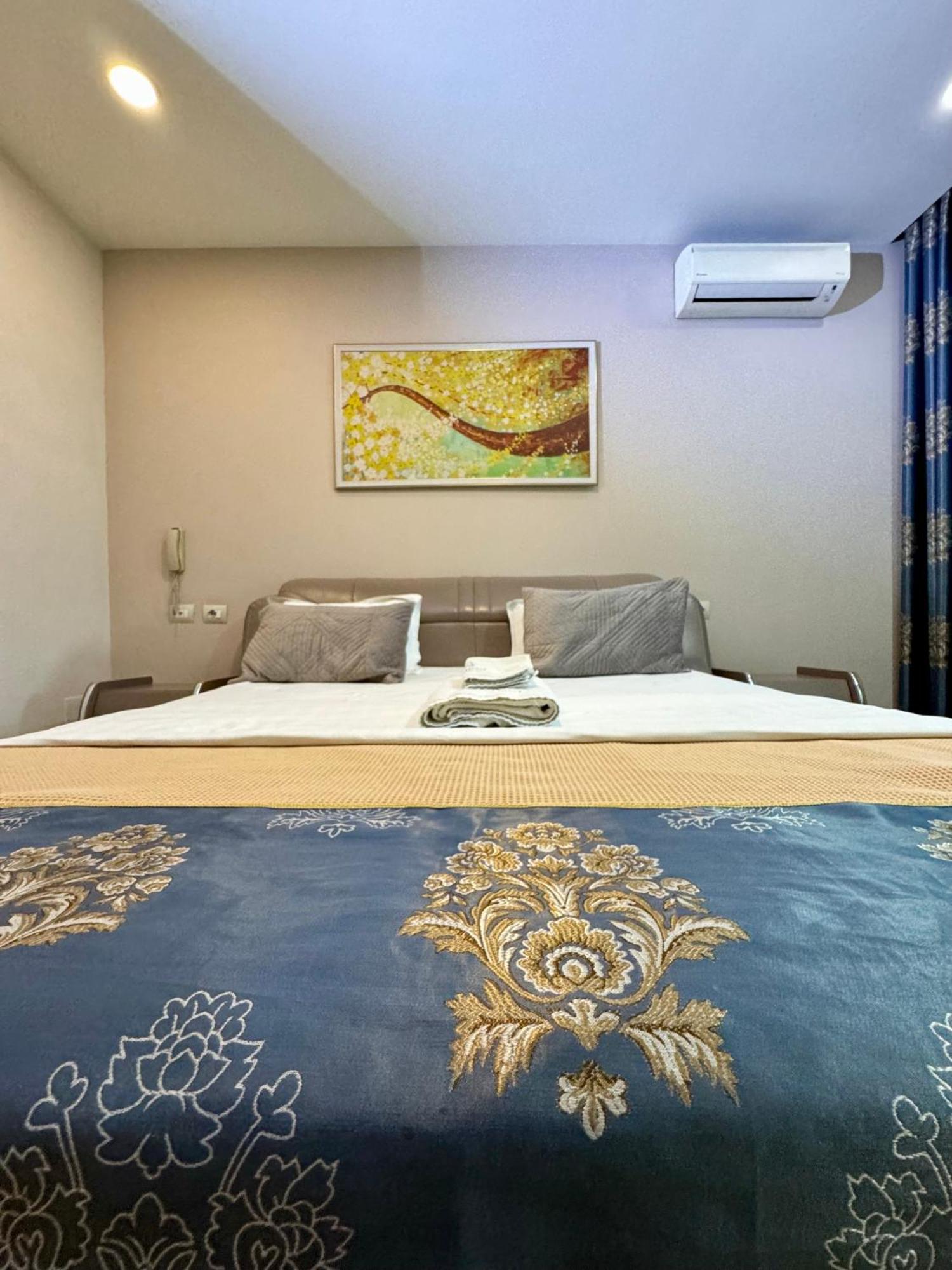 Park Hotel Tirana Yzberishti Εξωτερικό φωτογραφία