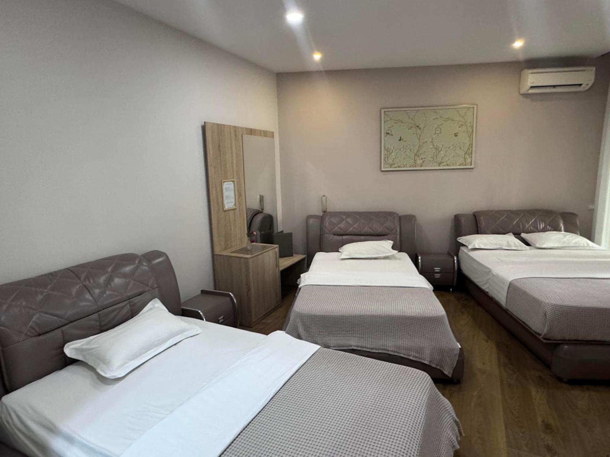 Park Hotel Tirana Yzberishti Εξωτερικό φωτογραφία