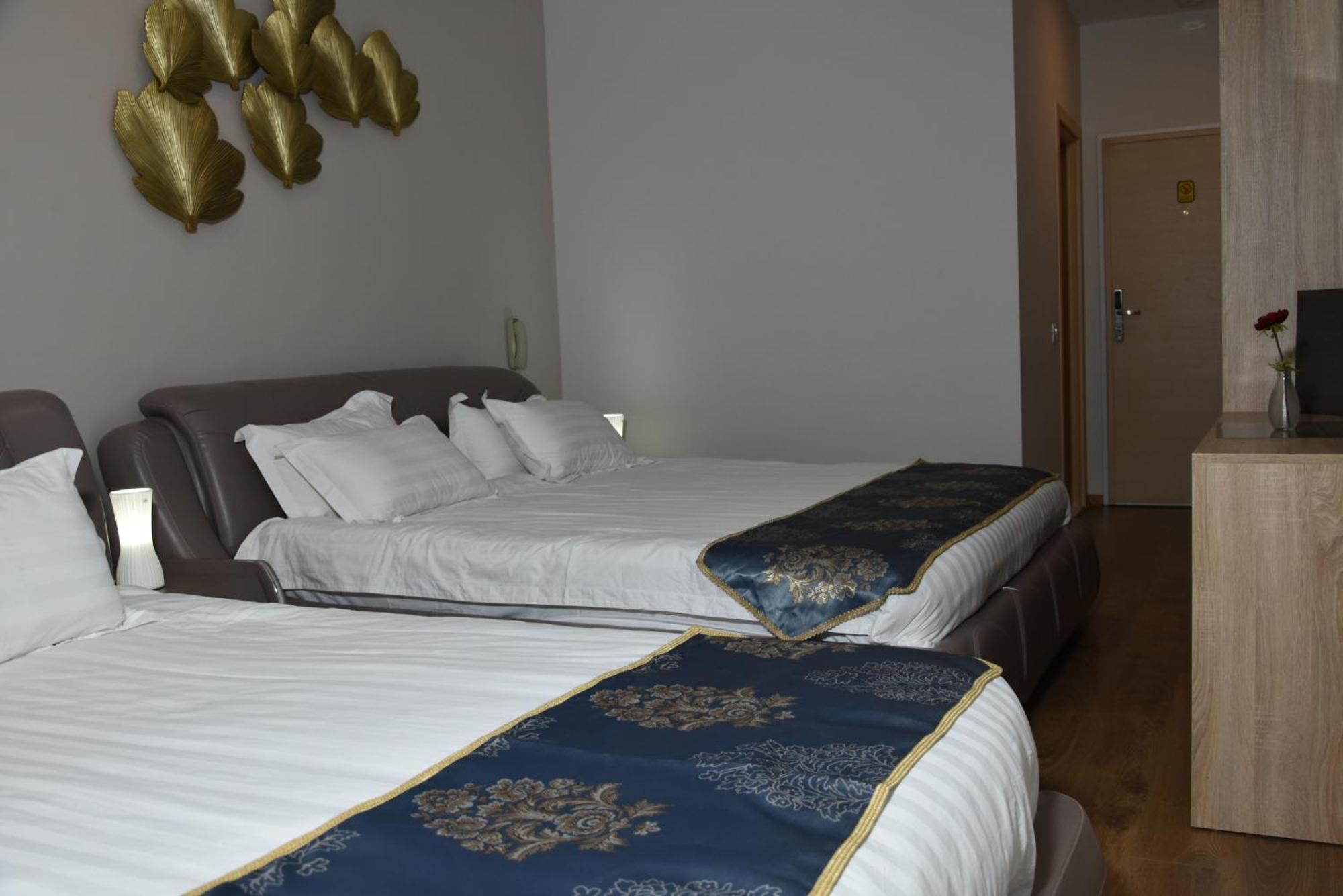 Park Hotel Tirana Yzberishti Εξωτερικό φωτογραφία